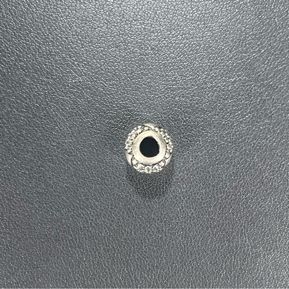 Trollbeads Etruscan Bead - Picture 7 of 9